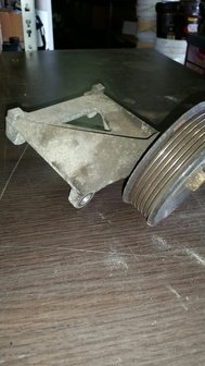 Airco pomp beugel 1985-1992 XJ/gebruikt